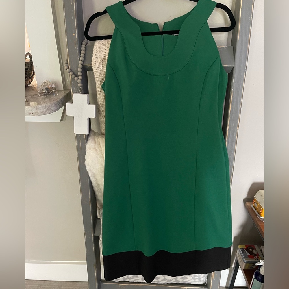 Cute Laundry by Design dress.  Cute for work, or evening out to dinner.